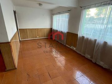 Casa en Venta en Avenida Angamos 1311