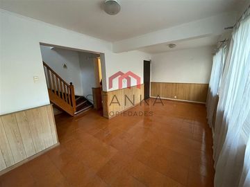 Casa en Venta en Avenida Angamos 1311