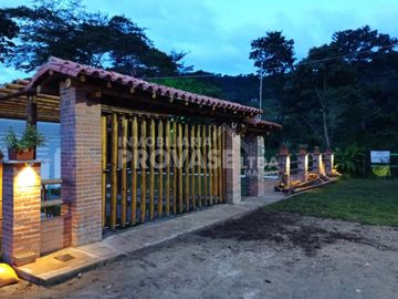 CASA CAMPESTRE en VENTA en Chinácota El Alto