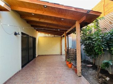 Villa parque central, Quilicura. Casa en Venta. 4D-2B