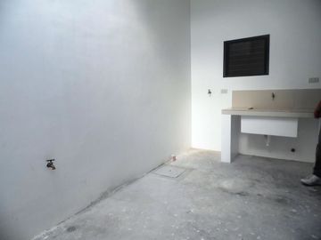 Good Investment 6 Units Apartment for Sale in Angeles City near Clark