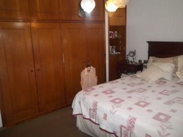 Villa Tesei: Robusta propiedad. Ideal 2 familias.
