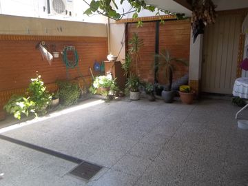 Villa Tesei: Robusta propiedad. Ideal 2 familias.