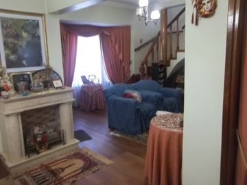 Villa Tesei: Robusta propiedad. Ideal 2 familias.