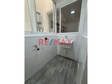 🏡 ¡El hogar que siempre soñaste en La Esperanza es una realidad!

✨ Vive en este moderno y funcional departamento ubicado en el tercer piso de la ca