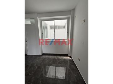 🏡 ¡El hogar que siempre soñaste en La Esperanza es una realidad!

✨ Vive en este moderno y funcional departamento ubicado en el tercer piso de la ca
