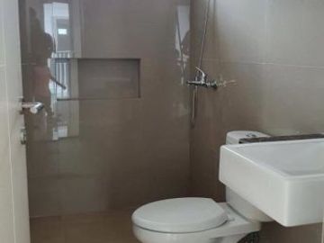 Rumah Gress Greenland Residence , Strategis