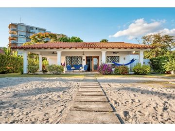 SE VENDE CASA FRENTE A LA PLAYA EN FARALLON $1,100,000
