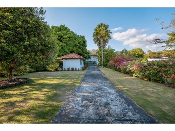 SE VENDE CASA FRENTE A LA PLAYA EN FARALLON $1,100,000
