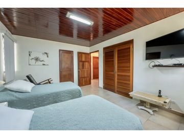 SE VENDE CASA FRENTE A LA PLAYA EN FARALLON $1,100,000