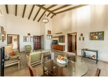 SE VENDE CASA FRENTE A LA PLAYA EN FARALLON $1,100,000