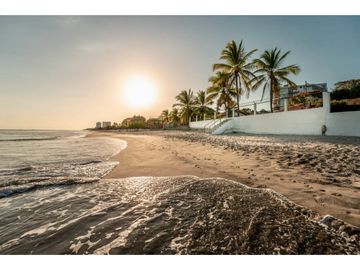 SE VENDE CASA FRENTE A LA PLAYA EN FARALLON $1,100,000