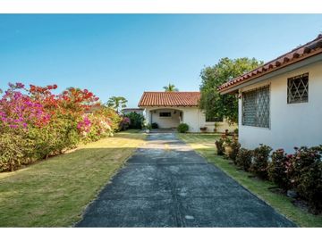 SE VENDE CASA FRENTE A LA PLAYA EN FARALLON $1,100,000