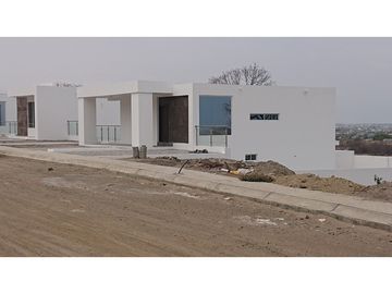 Venta de terrenos en Costa del Este Urb. Club & Resort Manta-Jaramijo.
