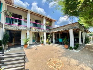 SE VENDE HOTEL CAMPESTRE A 5 MINUTOS DEL AEROPUERTO VA CALI