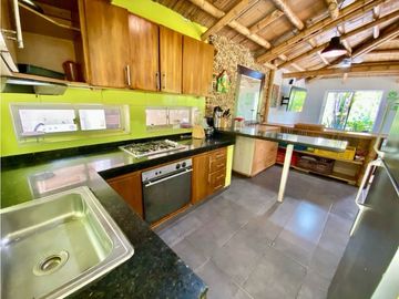 SE VENDE HOTEL CAMPESTRE A 5 MINUTOS DEL AEROPUERTO VA CALI