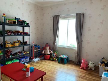 JUAL CEPAT RUMAH CANTIK TERAWAT SIAP HUNI DI SCARLET GADING SERPONG