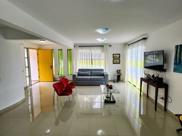 casa campestre en venta en altos del escobero. Cod V12238