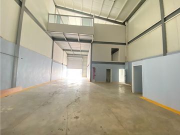 SE VENDE BODEGA EN EN MILLA 8