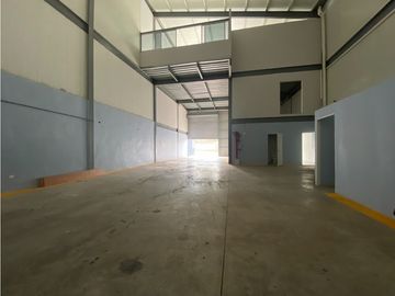 SE VENDE BODEGA EN EN MILLA 8