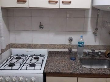 DEPARTAMENTO A LA VENTA 3 AMBIENTES C/ BALCON CORRIDO A LA CALLE ** Urgencia de venta por viaje**