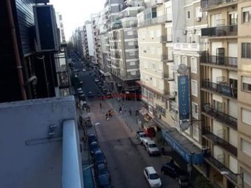 DEPARTAMENTO A LA VENTA 3 AMBIENTES C/ BALCON CORRIDO A LA CALLE ** Urgencia de venta por viaje**