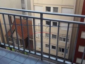 DEPARTAMENTO A LA VENTA 3 AMBIENTES C/ BALCON CORRIDO A LA CALLE ** Urgencia de venta por viaje**