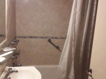 DEPARTAMENTO A LA VENTA 3 AMBIENTES C/ BALCON CORRIDO A LA CALLE ** Urgencia de venta por viaje**