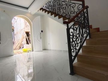 Rumah minimalis 2 lt di Rangkapan Jaya Depok 1,4 M an