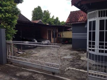 Rumah murah dengan tanah yang luas seputaran Janti