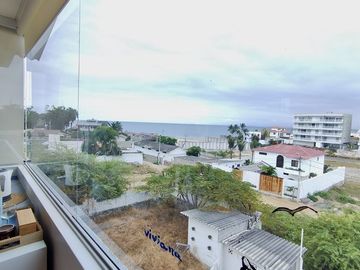 Punta Blanca, 2 casas adosadas con vista al mar, en venta.