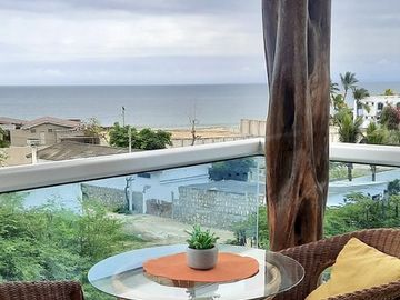 Punta Blanca, 2 casas adosadas con vista al mar, en venta.