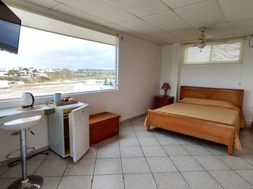 Punta Blanca, 2 casas adosadas con vista al mar, en venta.