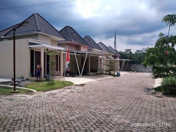 Rumah cantik 3 menit ke kampus unika BSB Mijen Semarang Barat