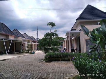 Rumah cantik 3 menit ke kampus unika BSB Mijen Semarang Barat