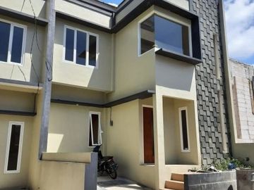 Villa Di Kota Batu Harga 400 Juta Bisa untuk di sewa kelola kan