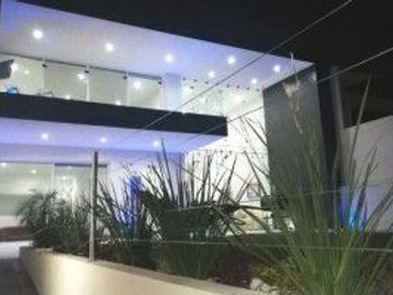 CASA EN FRACCIONAMIENTO EN BURGOS, TEMIXCO, MORELOS.