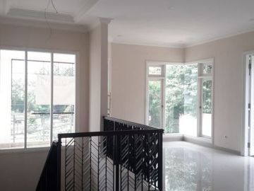 Strategis Mewah 2 Lt Luas Semifurnish Bambu Duri Duren Sawit Jakarta