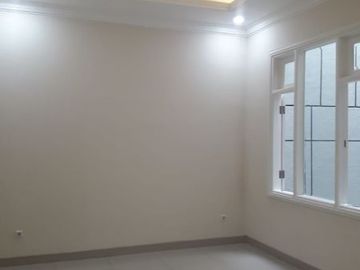 Strategis Mewah 2 Lt Luas Semifurnish Bambu Duri Duren Sawit Jakarta