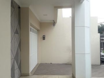 Strategis Mewah 2 Lt Luas Semifurnish Bambu Duri Duren Sawit Jakarta