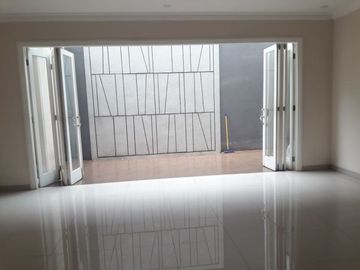 Strategis Mewah 2 Lt Luas Semifurnish Bambu Duri Duren Sawit Jakarta