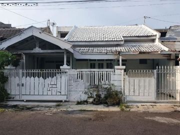 Rumah Wisma Permai Barat Hadap selatan