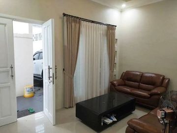 SEWA Rumah Jatipadang 2Lantai dekat TB Simatupang minimal 1tahun sewa