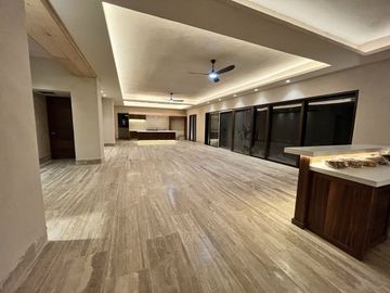 CASA EN VENTA, YUCATAN COUNTRY CLUB, FRENTE AL CAMPO DE GOLF