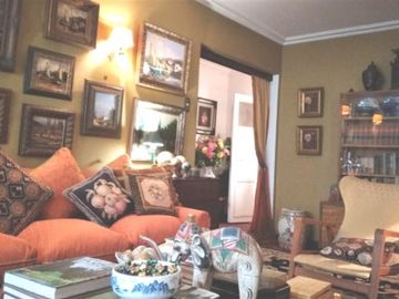 BARRIO TRANQUILO Casa en venta de 3 dorm. en La Reina
