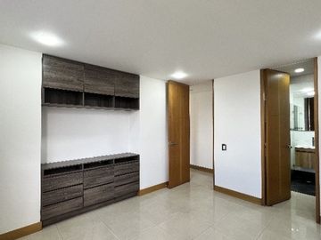 apartamento en arriendo en lalinde. Cod A6834