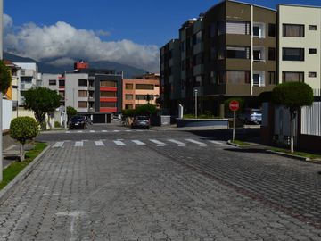 Venta Departamento Duplex Jardines de Amagasi Embajada Americana