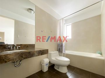 ✨ Descubre tu nuevo hogar en el corazón de Santiago de Surco. Presentamos un exclusivo departamento con espacios amplios y acabados de primera. Ubicad