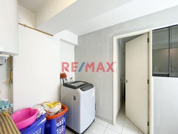 ✨ Descubre tu nuevo hogar en el corazón de Santiago de Surco. Presentamos un exclusivo departamento con espacios amplios y acabados de primera. Ubicad