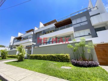 ✨ Descubre tu nuevo hogar en el corazón de Santiago de Surco. Presentamos un exclusivo departamento con espacios amplios y acabados de primera. Ubicad